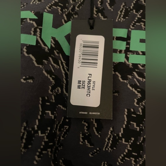 NEW!! NEW!! Women's Camo Long Sleeve Cropped T-Shirt - Picture 3 of 4